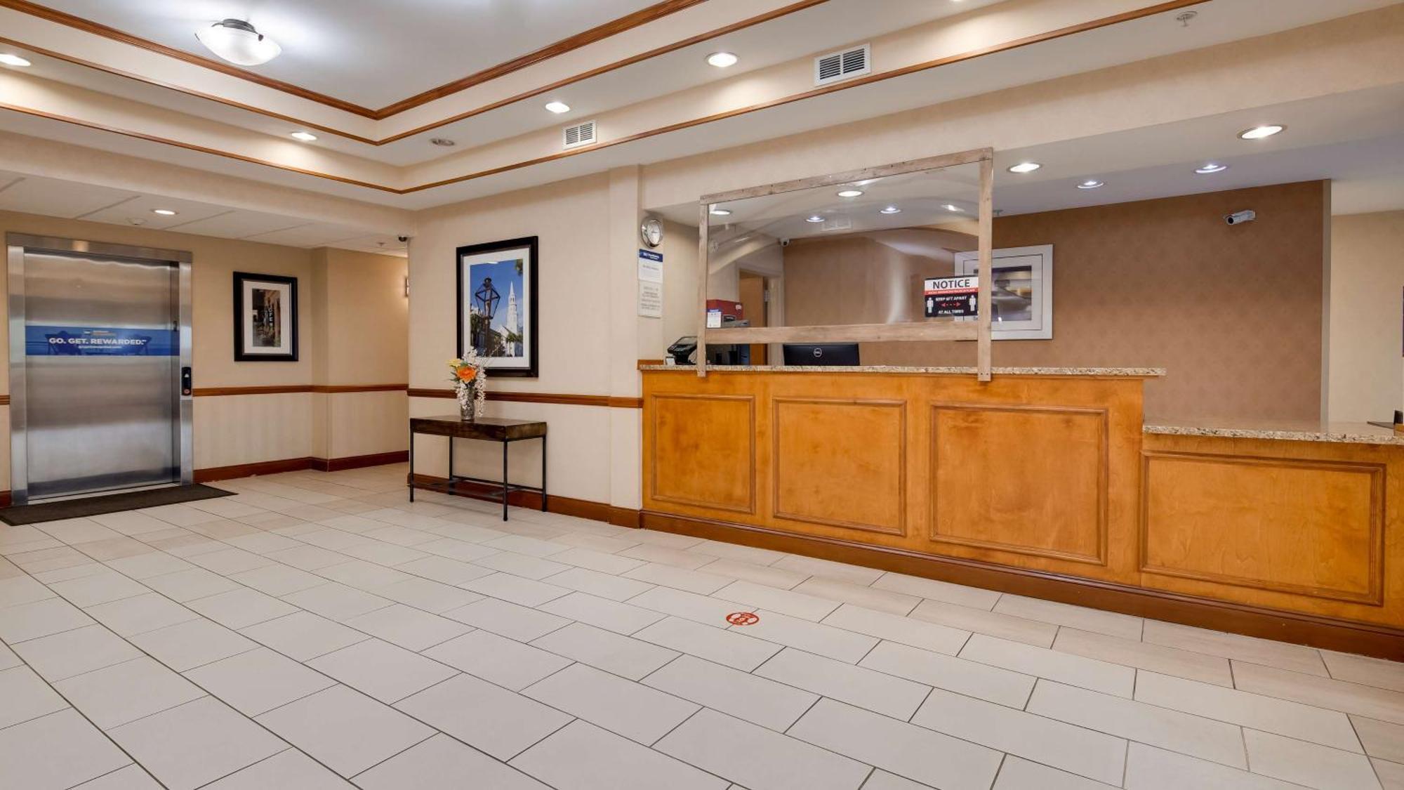 Best Western Executive Inn - Latta Berrys Crossroads Buitenkant foto